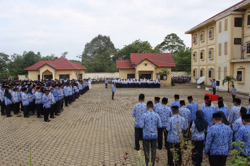 Wakil Bupati Pimpin Upacara Dalam Memperingati Hari Pahlawan
